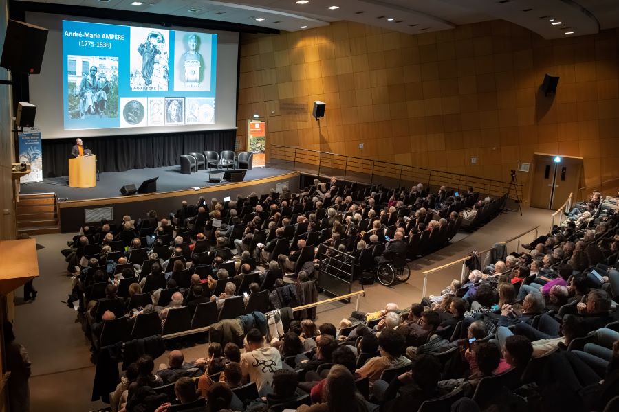 Salle pleine à l'Amphi Mérieux- ENS Lyon
